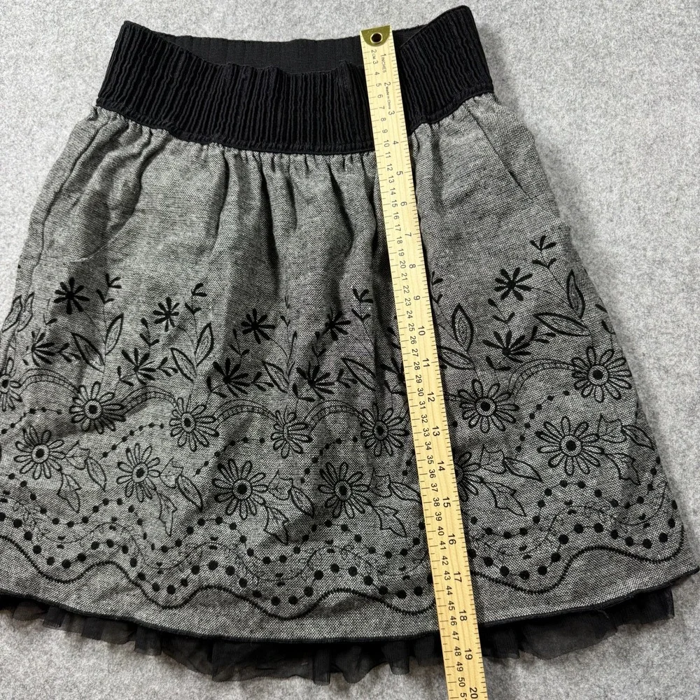 Joe Benbasset Womens Floral Embroidered Mini Skirt Small Gray Wool Blend Smocked